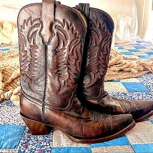 Vintage CORRAL western boots! DISTRESSED SNIP TOE Festival BOOTS Mexican leather
